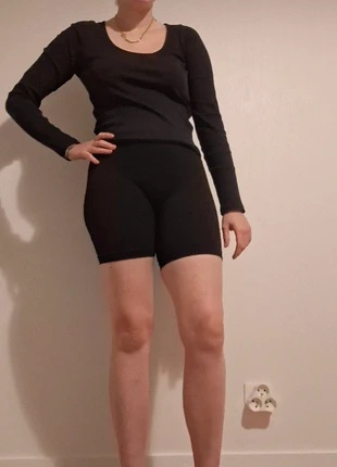 Cycliste noir cotelé pull and bear taille S/M, marque: Pull & Bear, état: Neuf sans étiquette, taille: S / 36 / 8, 4,00 €, 4,90 € Protection acheteurs incluse