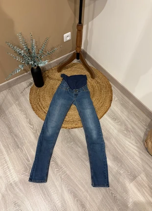 Jeans maternité Kiabi taille 36, merk: Kiabi, staat: Goed, maat: S / 36 / 8, € 3,00, € 3,85 inclusief Kopersbescherming