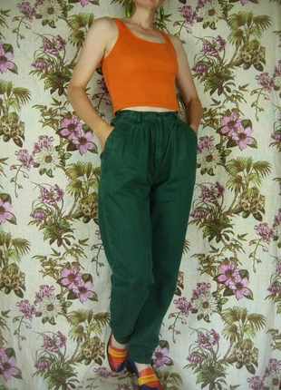 jeans vintage taille haute à pinces vert foncé coupe carotte années 80, brand: Vintage Dressing, condition: Very good, size: XS / 34 / 6, €45.00, €47.95 includes Buyer Protection Pro