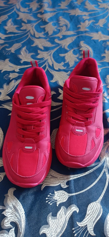 Tenis, zapatillas, rojo Zara -