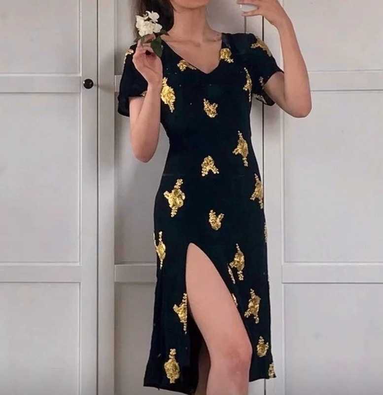 czarna sukienka złote kwiaty - Vinted