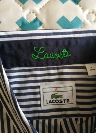 Camisa menino riscas Lacoste - 8 (130), merk: Lacoste, staat: Heel goed, maat: 8 jaar / 128 cm, € 21,50, € 23,28 inclusief Kopersbescherming