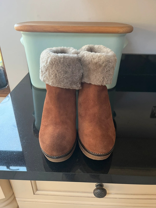 Boden top shearling boots