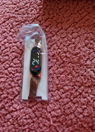 Montre , zustand: Neu, mit Etikett, größe: Bis 30 mm, 3,00 €, 3,85 € inklusive Vinted-Käuferschutz