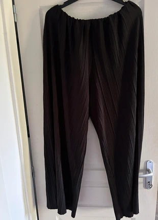 Pantalon large noir, marque: Primark, état: Très bon état, taille: 4XL / 48 / 20, 8,00 €, 9,10 € Protection acheteurs incluse