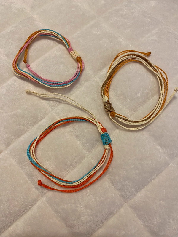 New bundle of 3 string bracelets 1
