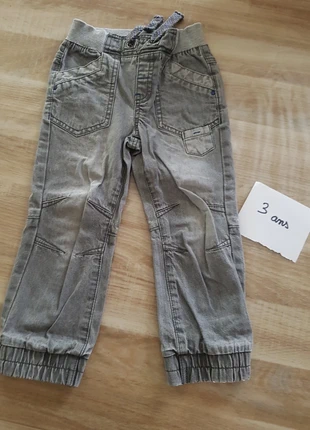 Jean garçon  3 ans, merk: Kid Kanai, staat: Heel goed, maat: 24-36 maanden / 92 cm, € 2,00, € 2,80 inclusief Kopersbescherming