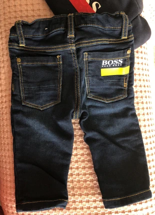 Jeans Boss, marque: Hugo Boss, état: Très bon état, taille: 3-6 mois / 62 cm, 30,00 €, 32,20 € Protection acheteurs incluse