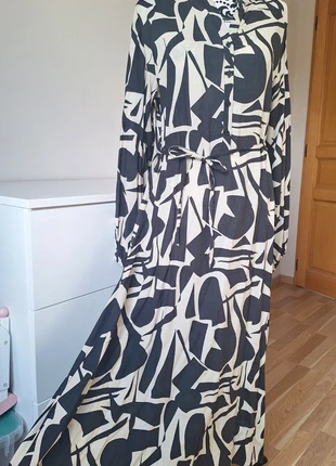 Somptueuse robe femme à motifs abstrait neuve 🏷, état: Neuf avec étiquette, taille: L / 40 / 12, 25,00 €, 26,95 € Protection acheteurs incluse