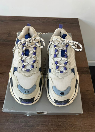 Balenciaga triple s sale size 42