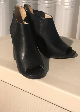 N.2 pezzi - Scarpe spuntate + regalo un paio sandali basse, marca: Fersini, estado: Muito bom, tamanho: 36, €4.35, €5.27 inclui Proteção do Comprador