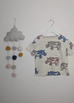 Kleinkinder T-Shirt | Rhino Muster | Zara | 92 | Creme, brand: Zara, condizioni: Buone, taglia: 24-36 mesi / 92 cm, €1.20, €1.96 include la Protezione acquisti