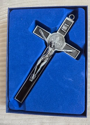 Crucifix saint benois, brand: saint benois, condition: New with tags, €17.00, €18.55 includes Buyer Protection