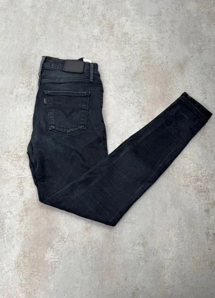 Jean Levi’s 720 High rise super skinny Femme Noir vintage – Taille 36 (W26), marque: Levi's, état: Très bon état, taille: S / 36 / 8, 25,00 €, 26,95 € Protection acheteurs incluse