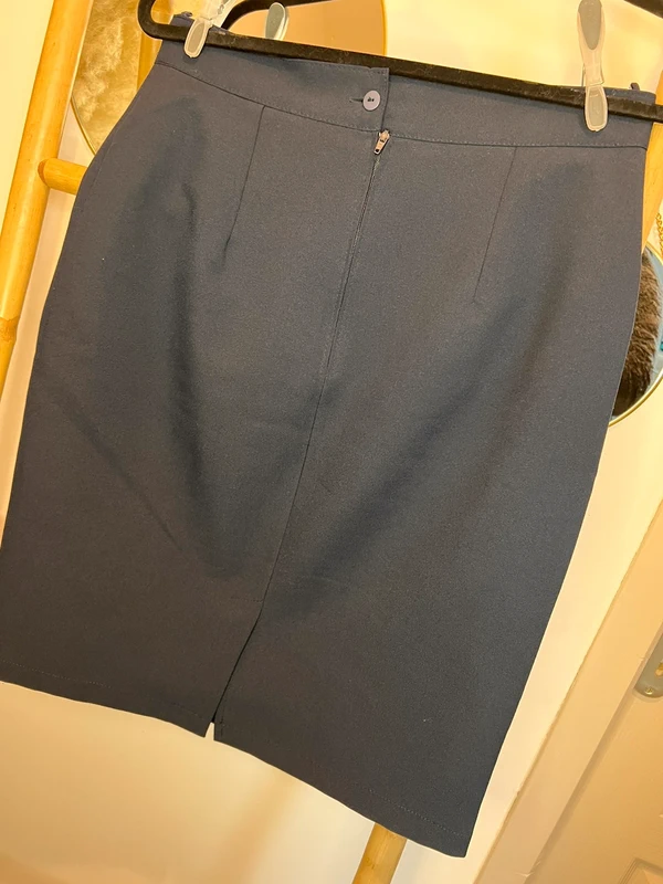 Jupe bleu marine - photo numéro 3