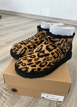 UGG 39, marque: UGG, état: Très bon état, taille: 39, 80,00 €, 84,70 € Protection acheteurs incluse