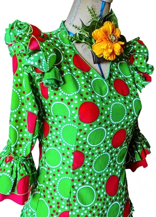Vestido de flamenca verde lunares rojo, marca: Flamenca, estado: Nuevo sin etiquetas, tamaño: S / 36 / 8, 49,99 €, 53,19 € Protección al comprador incluida
