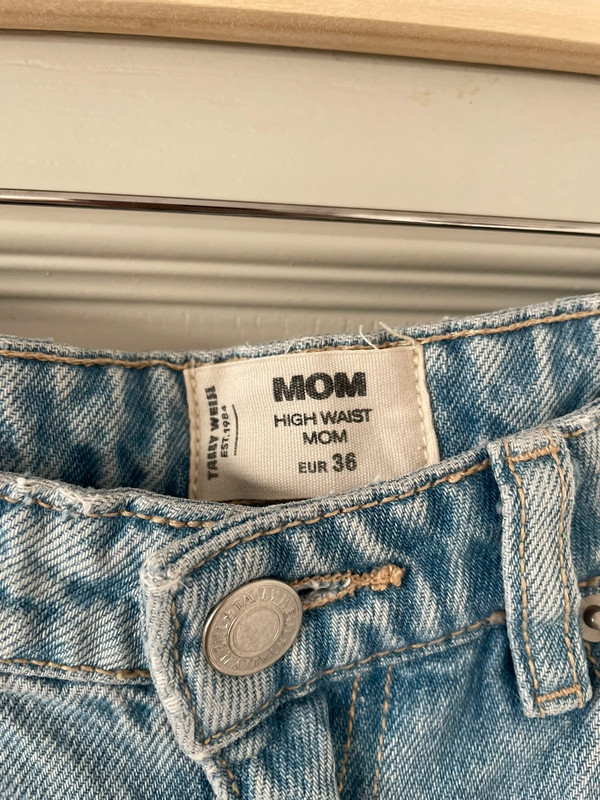 Jeans mom troué 4