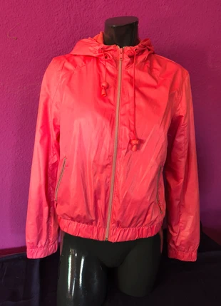 Cortavientos Bershka rosa fucsia con capucha, marque: Bershka, état: Très bon état, taille: L / 40 / 12, 10,00 €, 11,20 € Protection acheteurs incluse