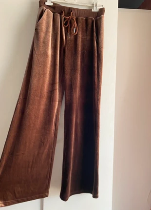 Pantalone in velluto, merk: Shein, staat: Heel goed, maat: M / 38 / 10, € 10,00, € 11,20 inclusief Kopersbescherming