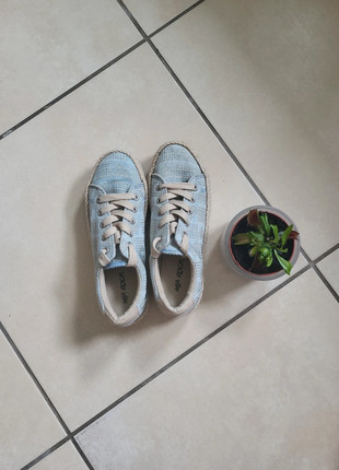 Zapatillas terciopelo de Mia Rock Vinted