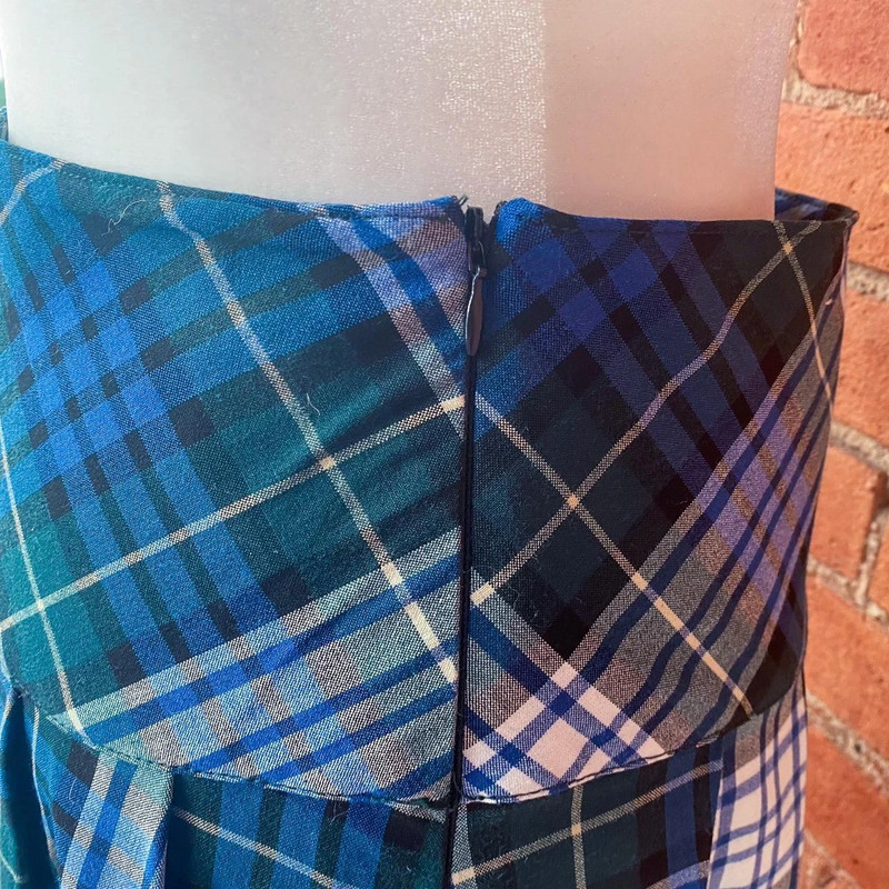 Plaid pleated skirt 4