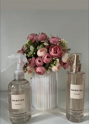 Narciso poudrée brume Parfumée + sprays, brand: Narciso Rodriguez, condition: New with tags, €40.00, €42.70 includes Buyer Protection Pro