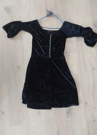 Samtartiges Kleid mit Rüschenärmel (Gothic), brand: Look of the Day, condizioni: Nuovo senza cartellino, taglia: M / IT 42 / EU 38, €4.99, €5.94 include la Protezione acquisti
