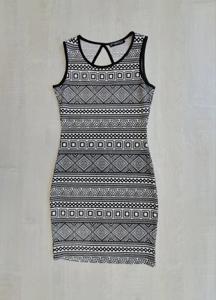 Robe Orcelly - taille S - moulante - motif azteque noir blanc - col rond - ouverture dos, marca: Orcelly, estado: Muy bueno, tamaño: S / 36 / 8, 7,00 €, 8,05 € Protección al comprador incluida