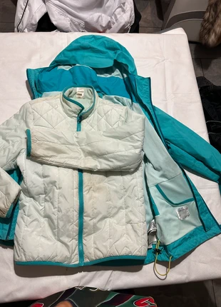 Ensemble kway + doudoune, marca: Decathlon, estado: Bueno, tamaño: 10 años / 140 cm, 10,00 €, 11,20 € Protección al comprador incluida