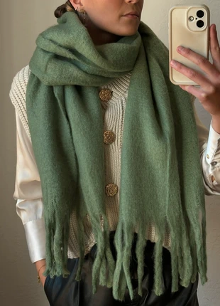 Écharpe verte, grande et douce, marque: Boutique indépendante, état: Neuf avec étiquette, 15,00 €, 16,45 € Protection acheteurs (Pro) incluse