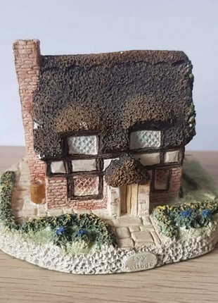 Ornament miniature cottage, brand: Memory Lane, condition: Very good, £4.00, £4.90 includes Buyer Protection
