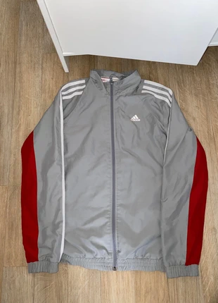 Veste Adidas pour 14ans, marca: adidas, estado: Muito bom, tamanho: 14 anos / 164 cm, €10.00, €11.20 inclui Proteção do Comprador