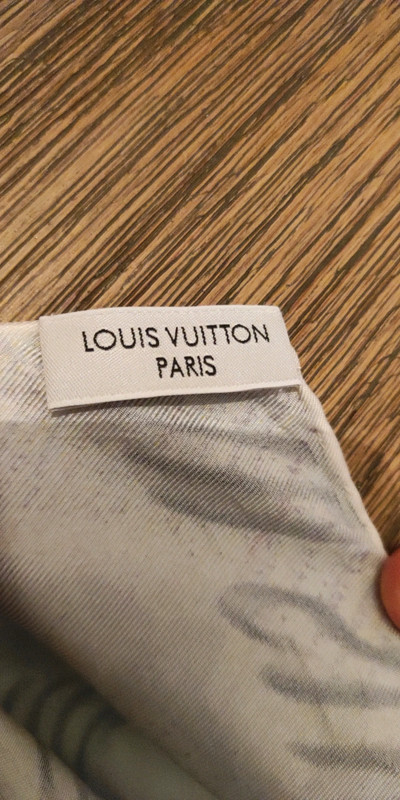 Foulard Louis Vuitton - Vinted