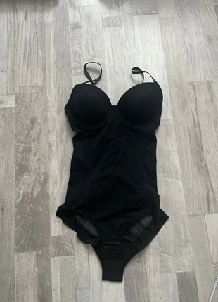 Body shaping S, merk: tiktok, staat: Nieuw zonder prijskaartje, maat: S / 36 / 8, € 5,00, € 5,95 inclusief Kopersbescherming