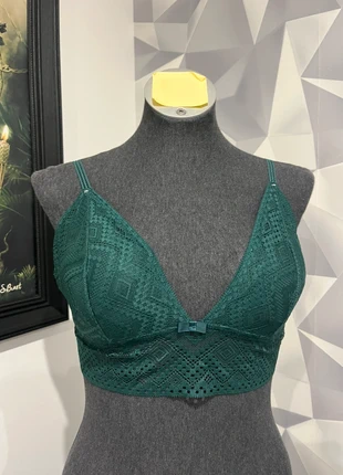 Soutien gorge 90C, marque: Etam, état: Neuf sans étiquette, taille: 90C, 5,00 €, 5,95 € Protection acheteurs incluse