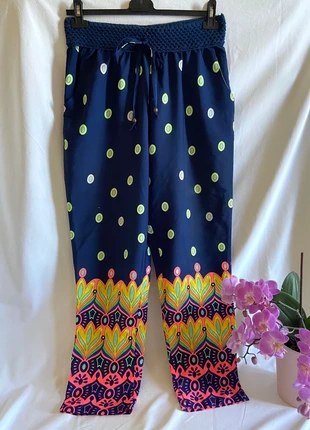 Pantalone in fantasia leggero e fresco blu con cinturino in maglia 💕, brand: nobrand, condizioni: Ottime, taglia: L / IT 44 / EU 40, €10.00, €11.20 include la Protezione acquisti