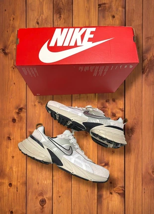 🌟 BNIB Nike V2K Run Trainers - Y2K Chunky Aesthetic - Summit White/Chrome - Size EU 43, marque: Nike, état: Neuf avec étiquette, taille: 43, 84,95 €, 89,90 € Protection acheteurs incluse