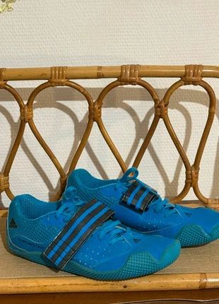 Basket Adidas vintage taille 39 1/3 Throwstar, marque: Vintage Dressing, état: Bon état, taille: 39, 20,00 €, 21,70 € Protection acheteurs incluse