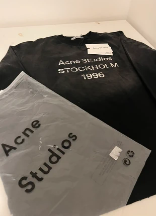 Schwarz acne studios longsleeve, merk: Acne Studios, staat: Nieuw zonder prijskaartje, maat: M, € 65,00, € 68,95 inclusief Kopersbescherming
