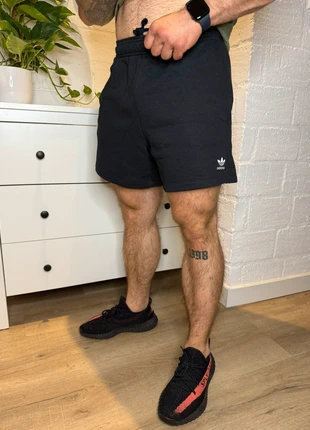 Black Adidas shorts in size S/ maat S, merk: adidas, staat: Nieuw met prijskaartje, maat: S, € 22,00, € 23,80 inclusief Kopersbescherming