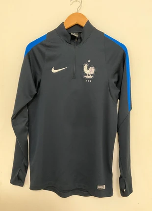 Nike football, marque: Nike, état: Très bon état, taille: S, 30,00 €, 32,20 € Protection acheteurs incluse
