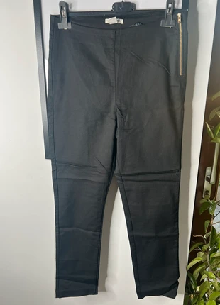 Pantalone sigaretta nero H&M chiusura laterale, marque: H&M, état: Très bon état, taille: L / 40 / 12, 9,00 €, 10,15 € Protection acheteurs incluse