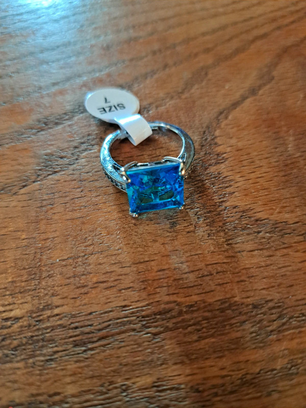 Large blue rhinestone ring size 7 3