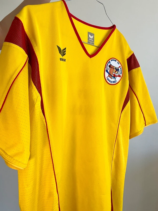 Maillot jaune et rouge taille M - photo numéro 2