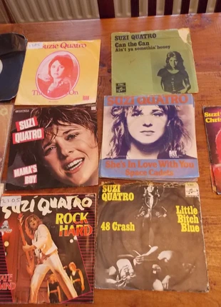 suzi quatro 10 x single, staat: Heel goed, € 70,00, € 74,20 inclusief Kopersbescherming