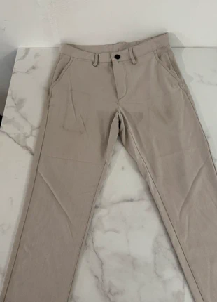 Pantalon chino beige homme Zara 38 M, merk: Zara, staat: Heel goed, maat: M, € 13,00, € 14,35 inclusief Kopersbescherming