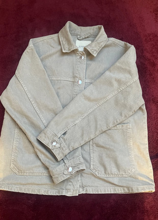 Beige denim jacket stradivarius cream oversized bomber jacket, marque: Stradivarius, état: Très bon état, taille: S / 36 / 8, 40,00 €, 42,70 € Protection acheteurs incluse