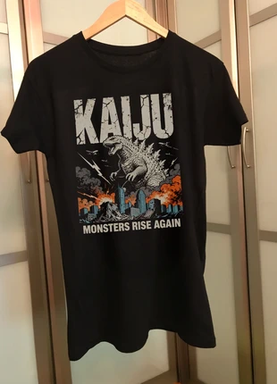 Kaiju men black t-shirt Monsters Rise Again, marque: kaijurise, état: Très bon état, taille: XL, 14,95 €, 16,40 € Protection acheteurs (Pro) incluse