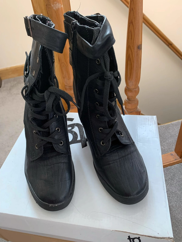 Ladies black hot sale boots size 7